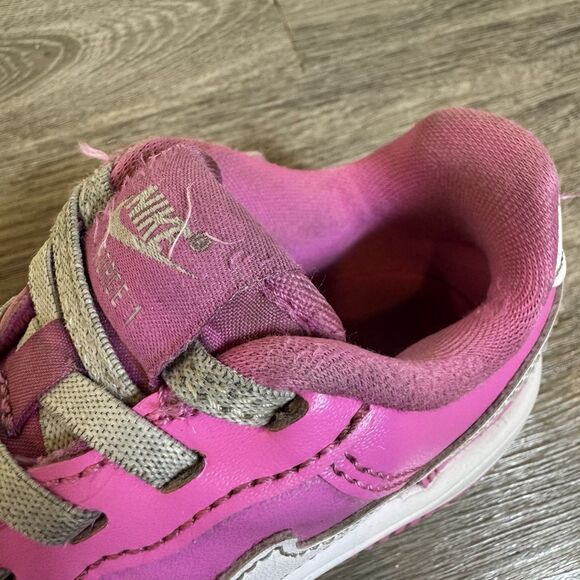 Nike Girls Air Force 1 Low Easy On Sneakers Shoes 10C Pink White Hook And Loop - Picture 9 of 10